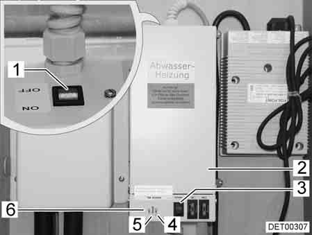 Inbouwapparatuur 9 Bij ingeschakelde verwarming wordt met temperatuursensoren de temperatuur bij de afvalwaterleidingen bewaakt.