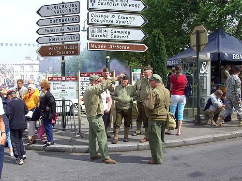 Maar ook werd druk gediscussieerd over de route. De camping en de wijde omgeving stond vol toeristen en deelnemers.