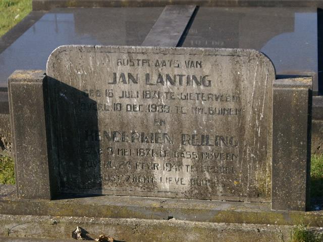 Rustplaats van Jan Lanting (10) en Henderkien Leiling (11). Bron: Graftombe.nl. (Red.) V 11 Henderkien Reiling, geb. Gasselterboerveenschemond 3-5-1871, overl. Drijber 24-2-1941.