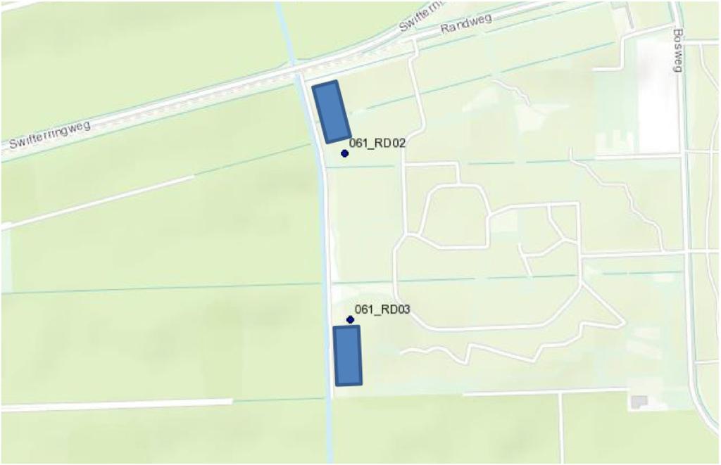 Figuur 1 Overzicht van indicatieve locaties van twee windturbines in het Swifterbos (zwarte stippen). Indicatief zijn ook de kraanopstelplaatsen weergegeven (blauwe kaders). (Bron: Witteveen + Bos) 2.