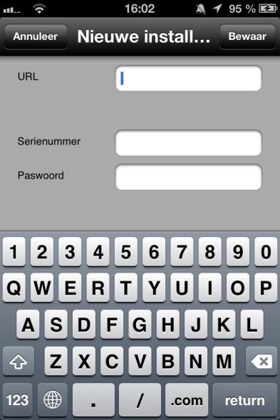 De Solar-Log -app iphone V3 voor de iphone gebruiken 2 Voer de URL, het serienummer en het paswoord in, de u bij de registratiemail van Solare Datensysteme GmbH hebt gekregen.