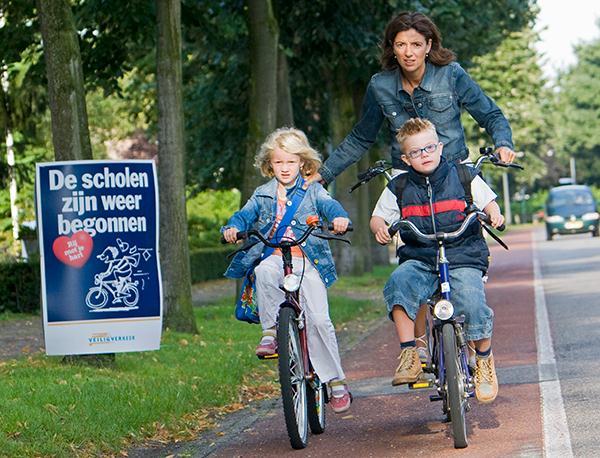 Mobiliteit naar de basisschool: een gedragsvraagstuk Schoolmobiliteit 2 KpVV dashboard: schoolmobiliteit is