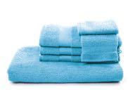 Hygiëne Handdoek Zeep en shampoo* (douchen mogelijk) Borstel of kam * Haaraccessoires voor