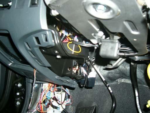 Montage centrale unit HPB2: De Meta HPB2 centrale kan gemonteerd worden op de bovenkant van de knie airbag steun Centrale vast zetten met M6 boutje en