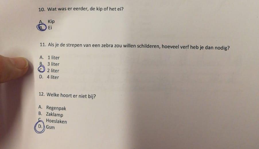 Schoolvoetbal We hebben weer een zeer goed schoolvoetbaltoernooi gehad. De leerkrachten die langs de kant stonden, vonden de sfeer helemaal top.