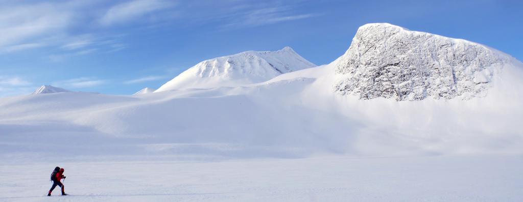 Het berggebied tussen Abisko NP en Kebnekaise is ook in de winter aantrekkelijk voor het maken van een trekking.