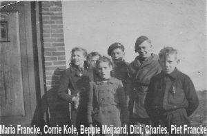 concentratiekamp. Vader dook onder voor werken vanuit Vlissingen, maar nam zijn zeekaarten mee. Hij week uit naar Zuid-Beveland en werd ingezet op de Oosterschelde.