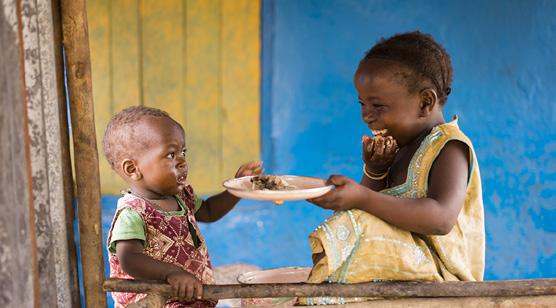 r ieder kind Voor ieder kind goede voeding Goede voeding is een kinderrecht. UNICEF doet er alles aan om alle kinderen, vooral de meest kwetsbare, structureel goede voeding te geven.