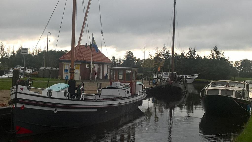 Nadat we een prachtige start hebben gezien, en we doorkrijgen dat Nico nog een paar dagen in het ziekenhuis moet blijven, vertrekken we (schipper Koos en maat Klaus) ca. 14.