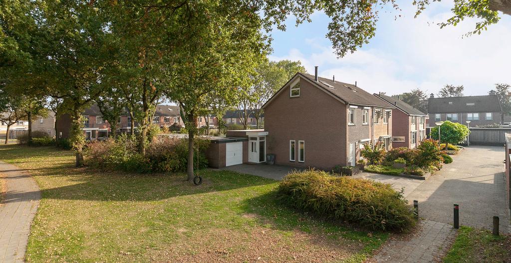 Braakmansdijk 151 te Rijssen: Een prachtige plek, een uitgebouwde woning, hoogwaardige materialisering en ab-so-luut instapklaar!