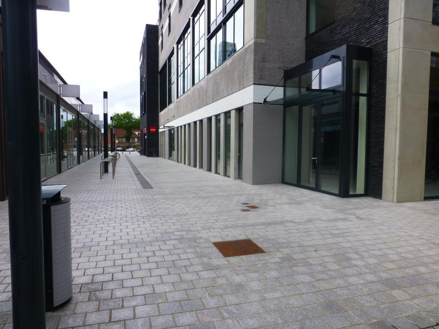 Brouwerijplein 39 Enschede BEREIKBAARHEID Het object is uitstekend te bereiken via de Deurningerstraat en de Roomweg. De Deurningerstraat is één van de toegangswegen richting het centrum.