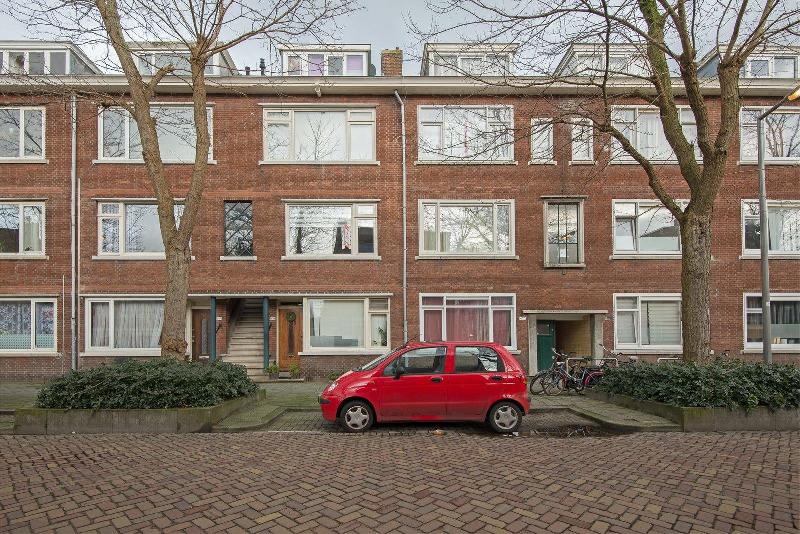 Referentieobject 2 Flakkeesestraat 93 3083 CD Transactiegegevens: Verkoopprijs: 111.000,- Verkoopdatum: 10 april 2018 Gecorrigeerde verkoopprijs: 104.