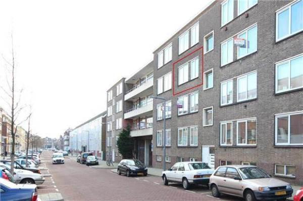 Referentieobject 3 Frans Bekkerstraat 94 C 3082 TX Transactiegegevens: Verkoopprijs: 86.500,- Verkoopdatum: 3 mei 2018 Gecorrigeerde verkoopprijs: 80.