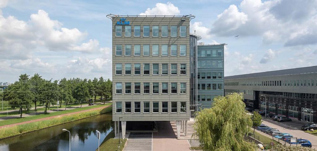 OBJECT Het kantoorgebouw Point of View Offices is gelegen aan de Tupolevlaan, op een zichtlocatie langs de Fokkerweg en de provinciale weg N201.