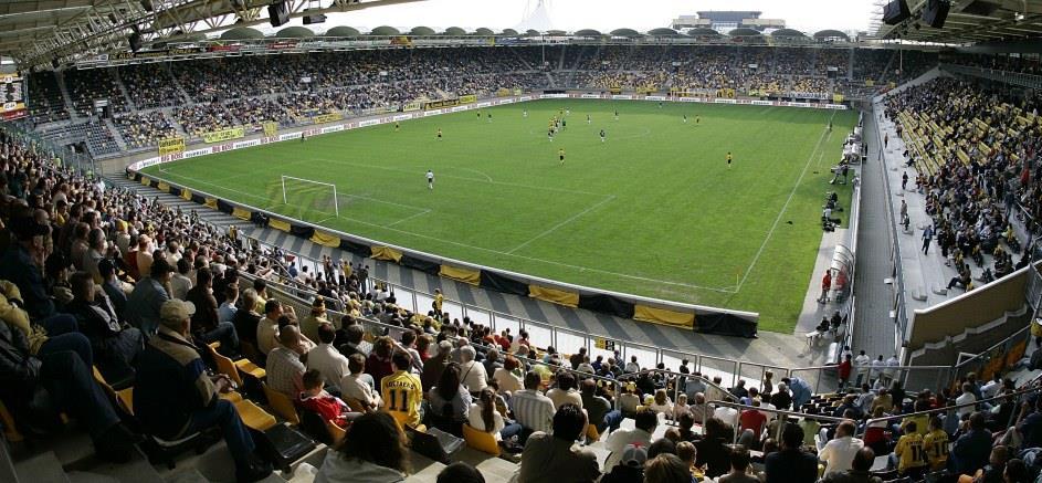 HET PARKSTAD LIMBURG STADION Roda JC Kerkrade speelde tot en met seizoen 1999/2000 op het Gemeentelijk Sportpark, in de volksmond ook wel Kaalheide genoemd.