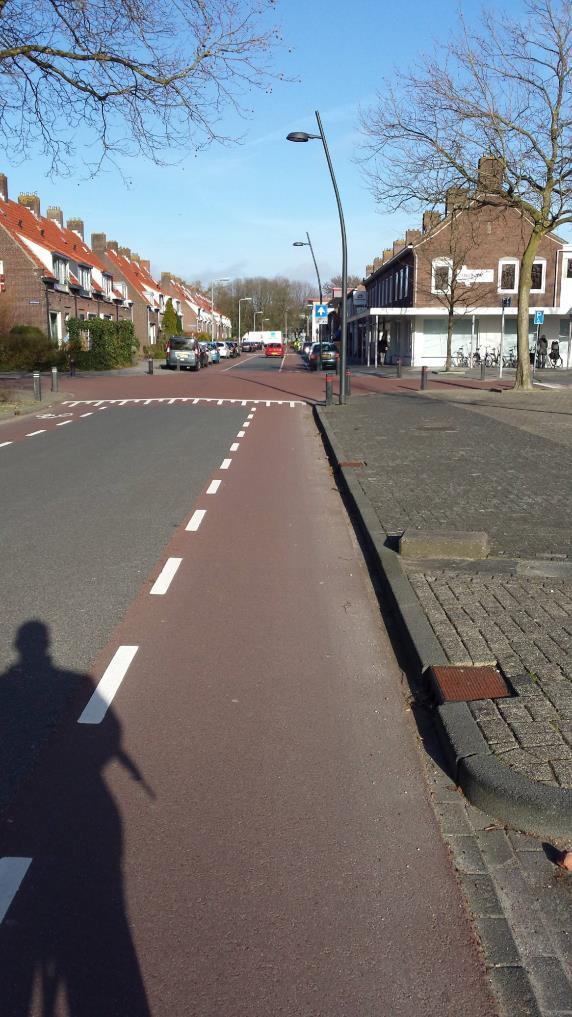 Via de fietsbaan de