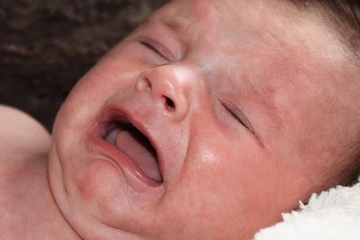 Ontspannen kun je leren Baby s ervaren stress als moeder/ vader niet in de buurt is Hartslag +,