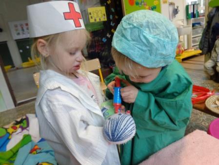 Kinderopvang Er is voorschoolse opvang vanaf 7.00 op school. De naschoolse kinderopvang op school is tot 18.30 Op woensdag gaat de naschoolse opvang door in kinderclub De Schildpad Anzegem.