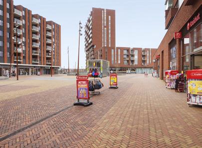 Tevens is de woning op slechts 5 minuten lopen gelegen van een bushalte (halte Landforum) met een snelle busverbinding die u in 15 minuten naar het centrum van Eindhoven brengt.