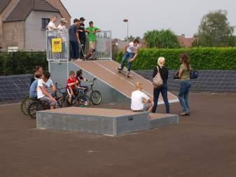 Skateplein Sonsheide Naast een skatepark voor zowel de beginnende als de ervaren skaters, kan je hier ook terecht voor het panna voetbalveldje en een