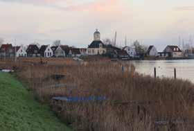 Voor de dijk langs Polder IJdoorn geldt: handhaven van de sloot onder aan de dijk als barrière tussen recreatief gebruik van de dijk en de natuur in de niet voor het publiek toegankelijke polder.