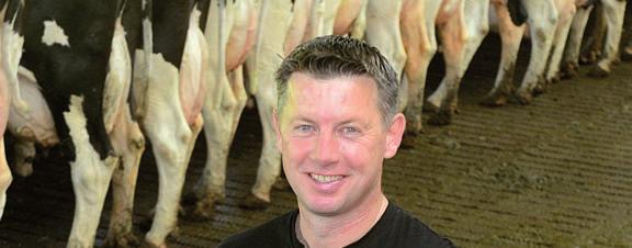 levensproductie van Nederlandse melkkoeien (bron CRV) werken aan een betere weerstand en minder slĳtage van de dieren, stelt hĳ.