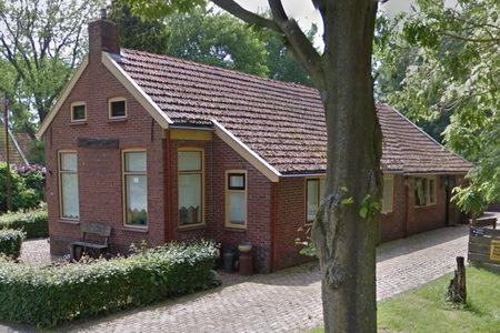 Beeldbepalende teruggerooide ligging aan de Klinkerstraat. Nieuweweg 35 x x xx xx x Nieuweweg 38 x x xx xx x Arbeiderswoning uit circa 1915.