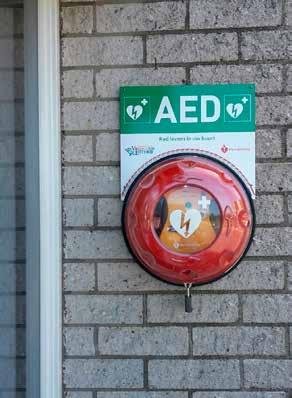 AED Sportaccommodatie Quintus kan nu ook buurtbewoners redden Een hartstilstand komt vaak onverwacht. Daarom is het belangrijk om altijd een AED in de buurt te hebben.