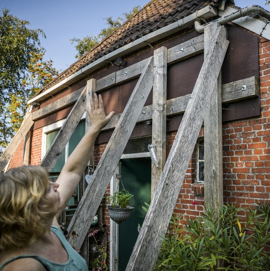 Gaskraan gaat dicht, minister wil gevolgen voor de omvang versterking onderzoeken SodM, KNMI, TNO, NEN onderzoeken gevolgen voor de versterking.