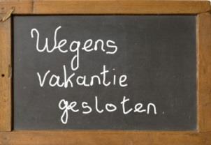 12 kinderen Hip voor nop"- kleding in de remix door Mariken Biegman Combineer, verknip, versier en vernaai oude kleding in je eigen stijl. In dit atelier leer je omgaan met naald en draad.