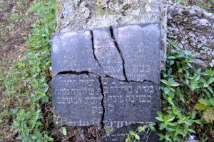Van stolperstein, schaamte en symboliek Grafsteen van de familie Bermann op de Joodse begraafplaats in Kusel Hoe denkt jouw generatie over ons, over de geschiedenis?