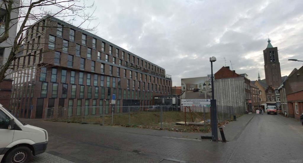 Aan de Lomstraat en Helschriksel staan nog historische pandjes waarop het plangebied aansluit. Het herstellen van de bouwblok-contour betekent het aanhelen van de rooilijn.