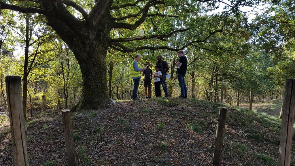 Een spannende passage uit Geestenkrijger verteld op heuvel 5. (foto F.