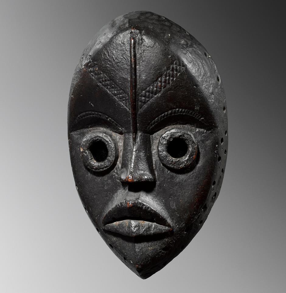 Figuur 11: Ritueel masker van de Dan, Ivoorkust, 19e eeuw, Yann Ferrandin Gallery.