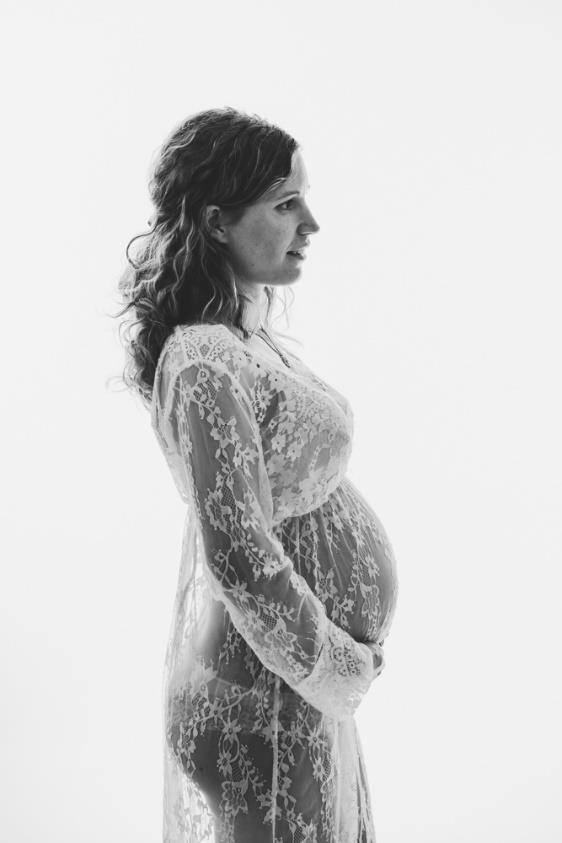 Zwangerschapsfotoshoot Een zwangerschapsessie, ook wel bellyshoot, gebeurt tussen de 32 a 35 weken zwangerschap.