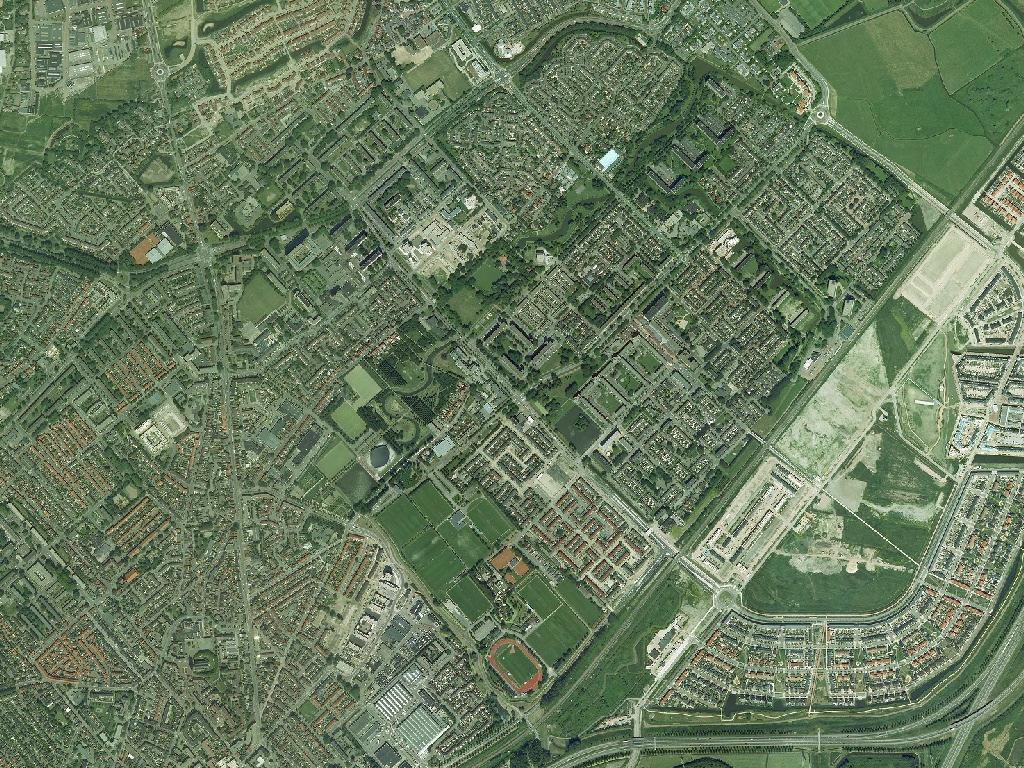2 Analyse De Laan der Nederlanden bevindt zich aan de noordkant van de gemeente Beverwijk en ontsluit de noordelijke wijken in Beverwijk. Figuur 1 is een luchtfoto van de streng en de omgeving.