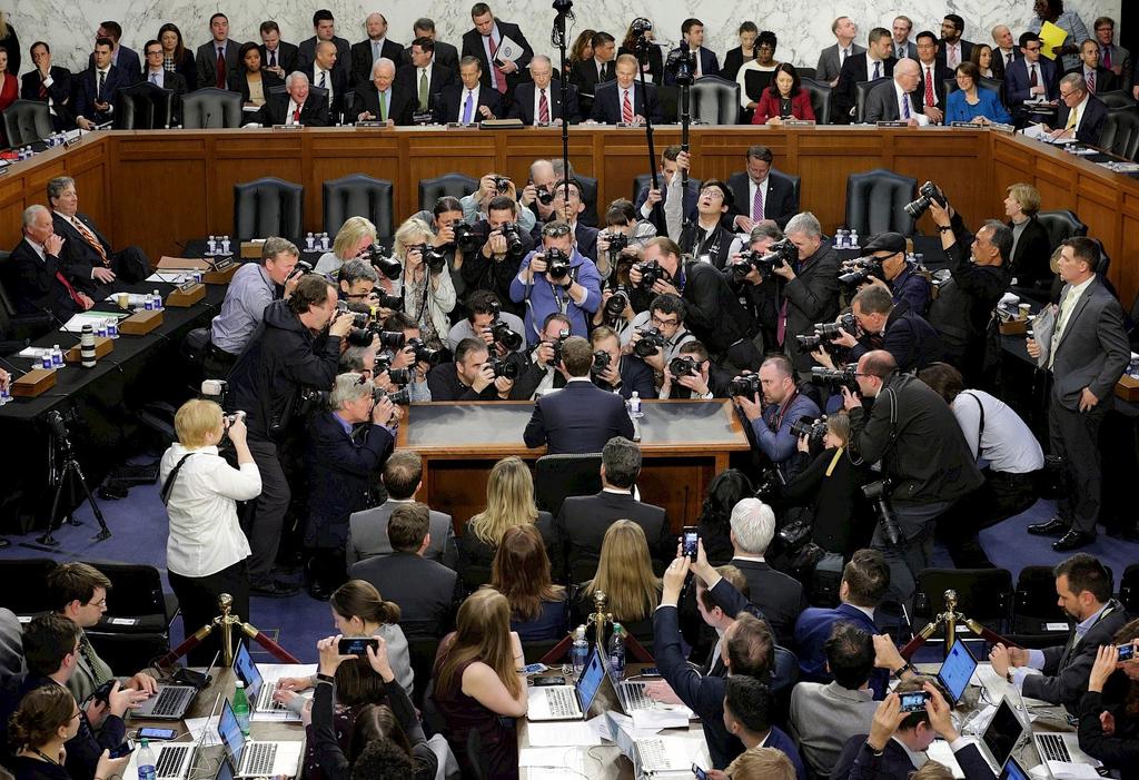 baas Mark Zuckerberg getuigt in het Amerikaanse Congres te Washington, nadat naar buiten was gekomen dat Cambridge Analytica