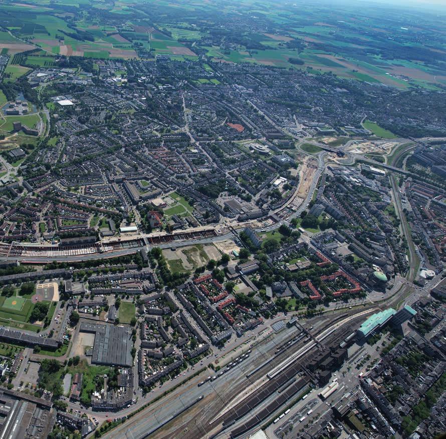 VOORBEELD: DE GROENE LOPER OP DE A2 MAASTRICHT Met de Groene Loper door Maastricht wordt zowel de bereikbaarheid als de den.