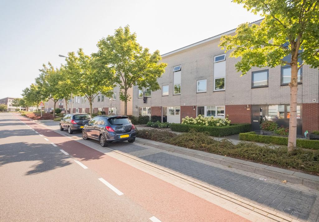 Kenmerken Inhoud woning: 325 m³ Woonoppervlakte: 90 m² Perceeloppervlakte: 133 m² Bouwjaar: 2001 Een zeer energiezuinige woning: de woning beschikt over een warmte-terug-wininstallatie, zonnepanelen