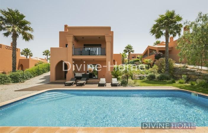 Alcantarilha 525,000 Ref: MM72 Luxe en moderne villa's voorzien van privé zwembad, tuin en 3 slaapkamers, gelegen in een award winning golfresort.