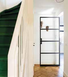 Type deur, vlakverdeling, soort deurduwer, kleur en noem maar op. Keuzes maken en knopen doorhakken. Wij helpen je graag stap voor stap om dé perfecte deur te vinden.