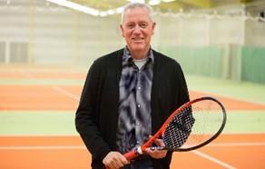 Zij beschikken over meer dan 150 leraren die dagelijks actief zijn op verschillende tennisparken in Nederland.