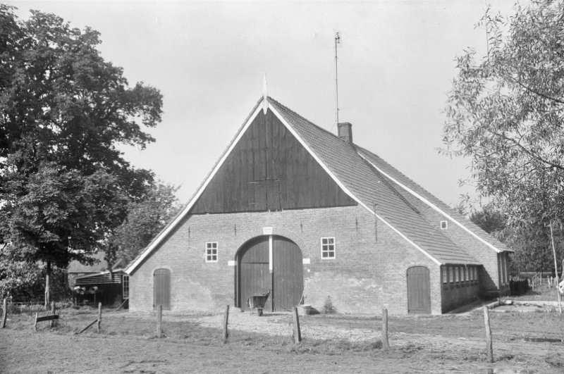 De familie Van Hoevell wordt nadat de papieren van Goossen van Raesfelt zijn achterhaald in 1574 als eigenaar van Kevelham erkend. Maar veel plezier heeft Roelof van Hoevel niet van zijn bezit gehad.