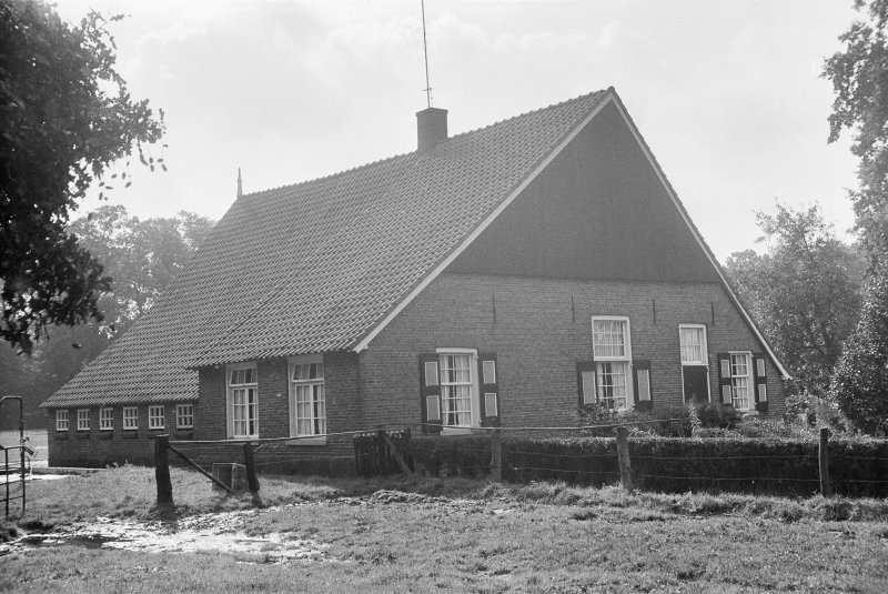 Roelef van Hoevel, 13 mudde geseies, 2½ dagwerck, bewoner Wolter ten Kevelham.