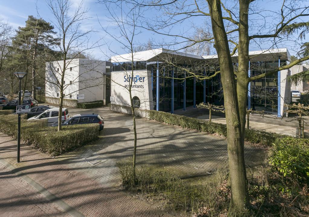 Kenmerken Omgevingsfactoren Het betreft een uniek kantoorpand onder architectuur gerealiseerd op een aantrekkelijke locatie in Rijen.