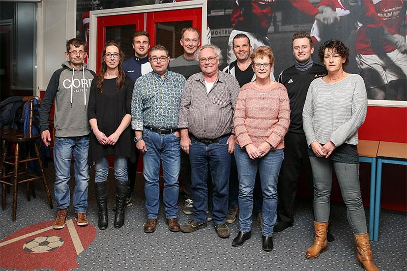 Toernooicommissie Op de foto van links naar rechts: Willem Land, Sandra van der Veen, Kevin Wijnsma, Roel Zuiderveld, Johannes van der Wiel, Oeds van der Meer,