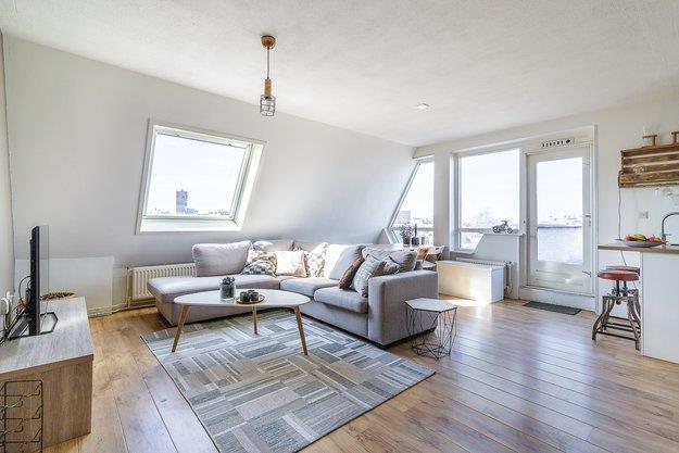 Een heerlijk appartement van 58 m2 met een geweldig terras van 35 m2! Midden in het centrum van Zaandam, met prachtig uitzicht op de sluis!