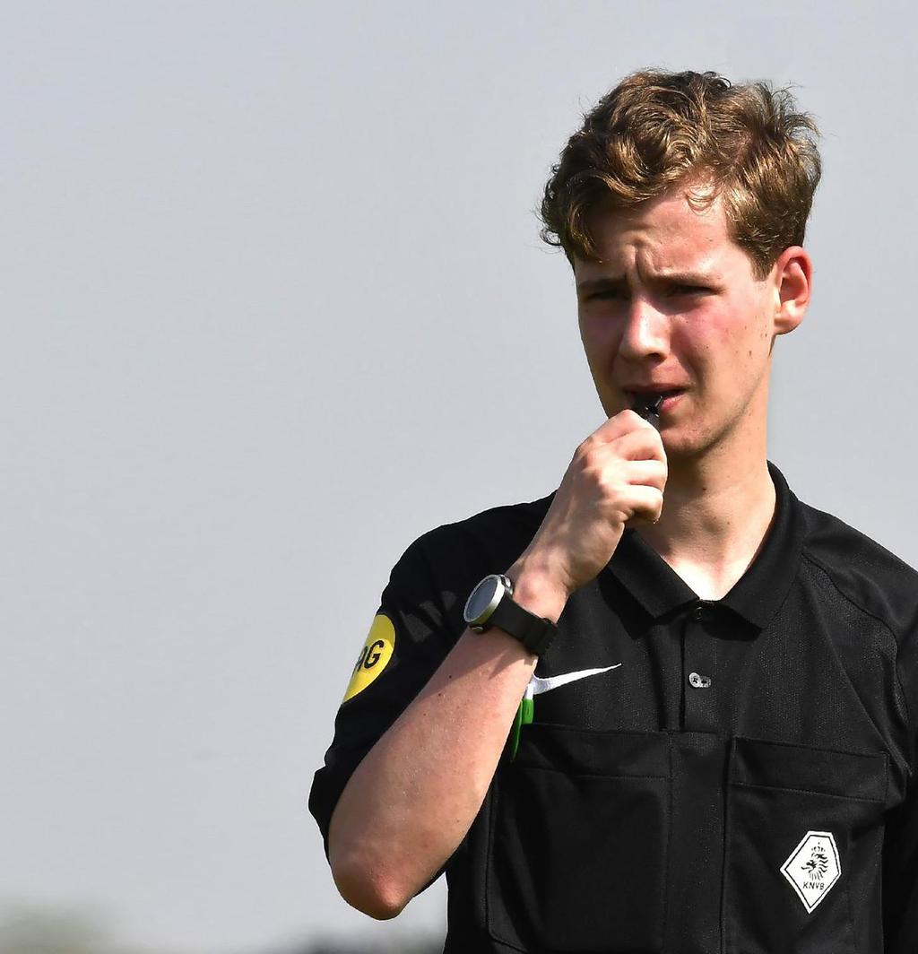 DIPLOMA EN BEVOEGDHEID Na de opleiding Bij het succesvol afronden van de docentenopleiding word je een contract voor bepaalde tijd aangeboden als docent arbitrage bij de KNVB Academie.