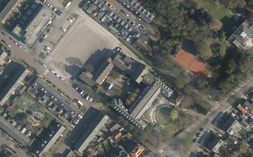 1.2 Huidige situatie Het plangebied is gelegen aan de Herenweg 50 te Warmond in de gemeente Teylingen in de provincie Zuid-Holland.