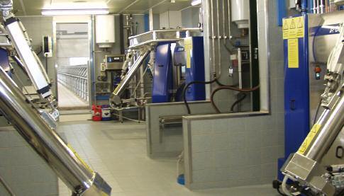 Automatisch melksysteem De huidige automatische melksystemen kennen twee lange zijden: een koezijde en een bedieningszijde.